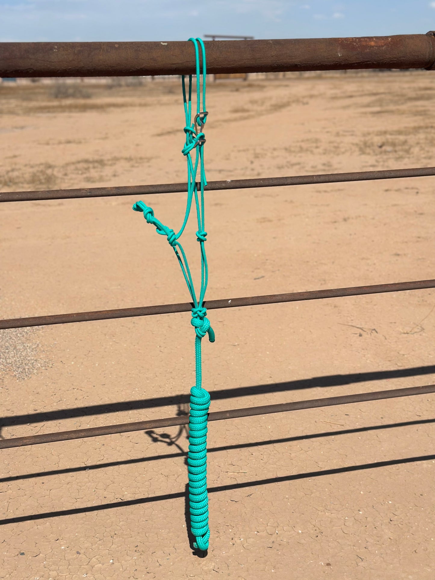 Four Knot Easy Hook Halter with extra long lead rope