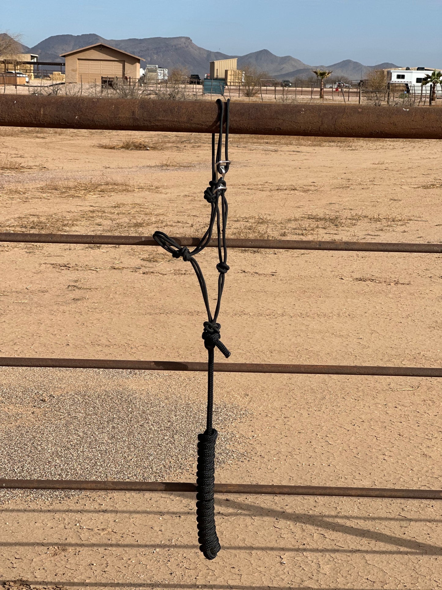 Black Yearling Easy Hook Halter